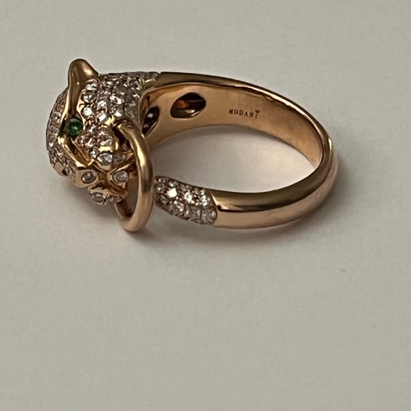 Diamond, 18K gold, and tsavorite garnet ring by Modani Jewels - Picture 7 of 13